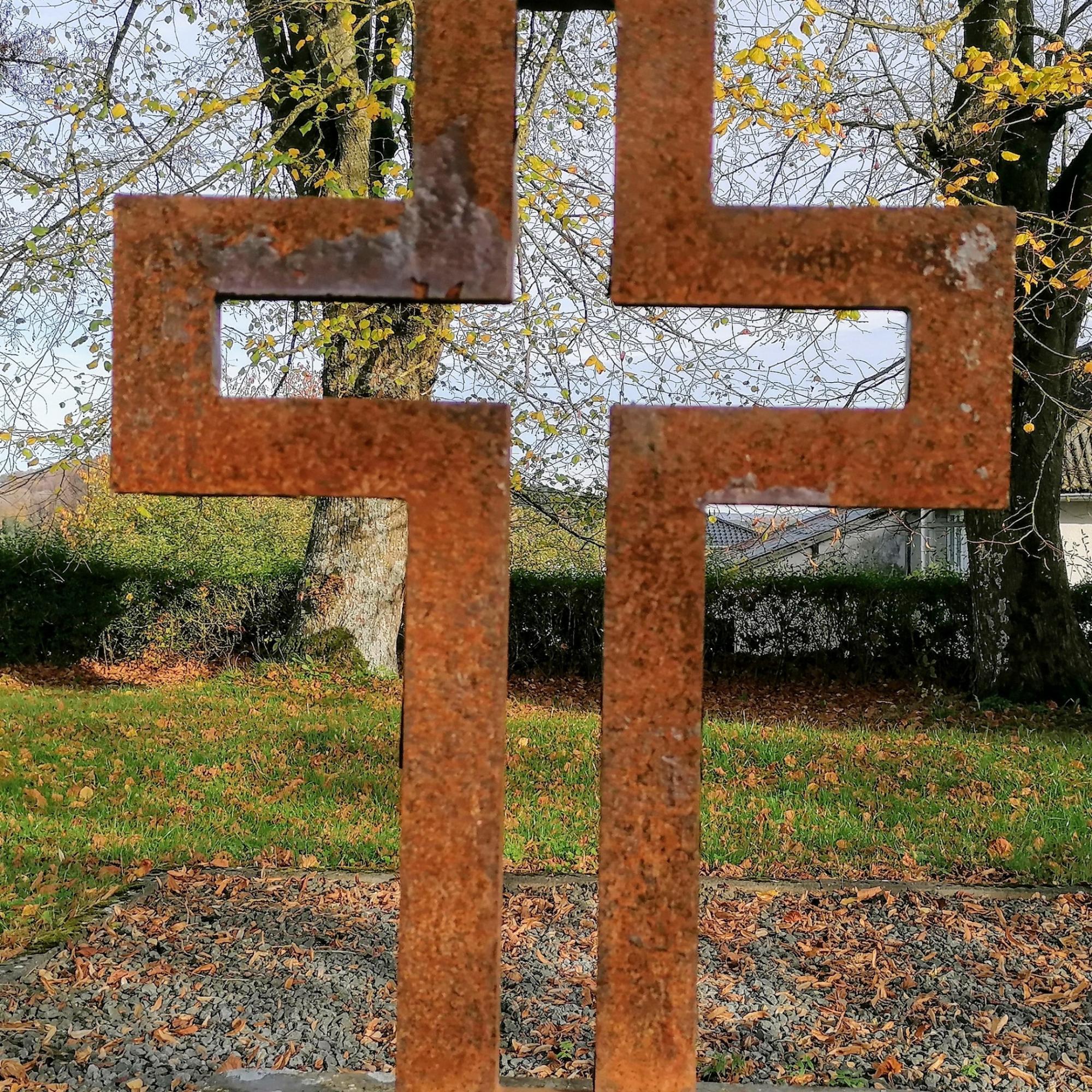 Kreuz mit Durchblick