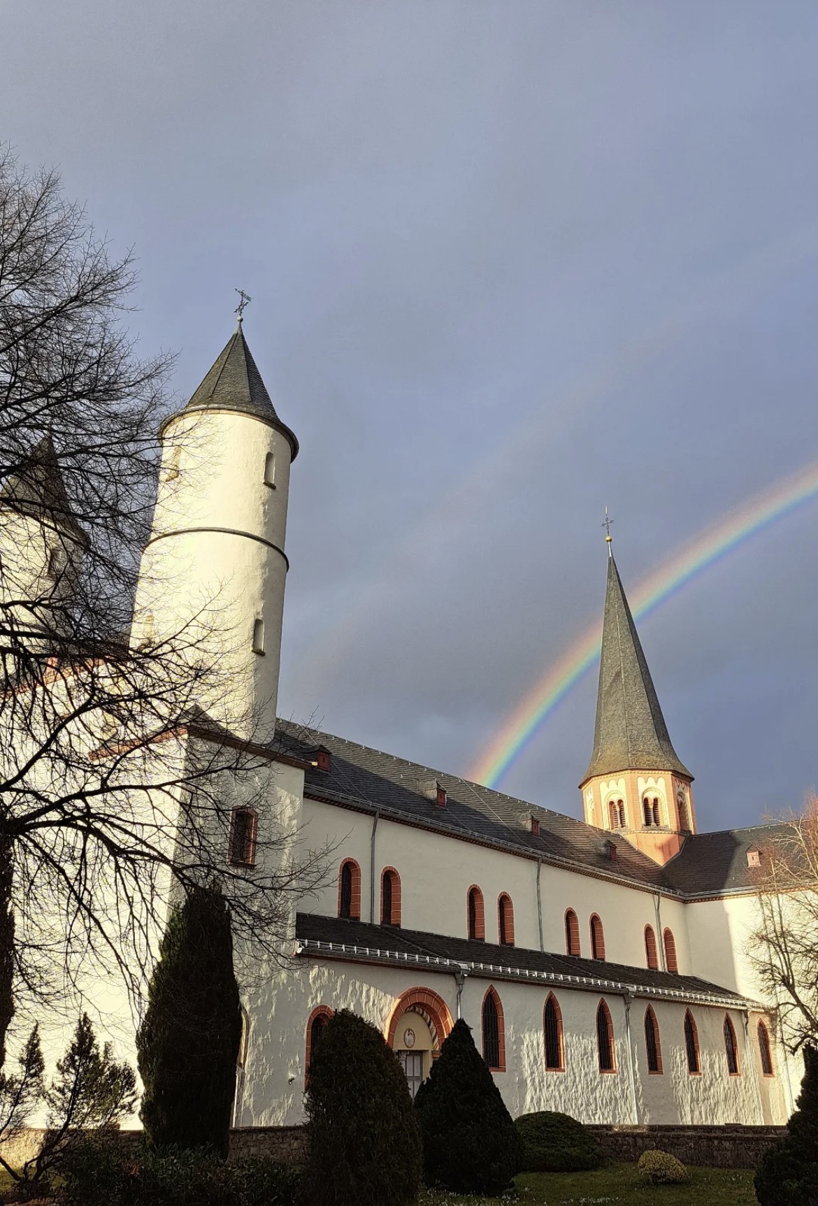 Basilika Steinfeld mit Regenborgen 2026IMG_E6800[1] (c) mpw