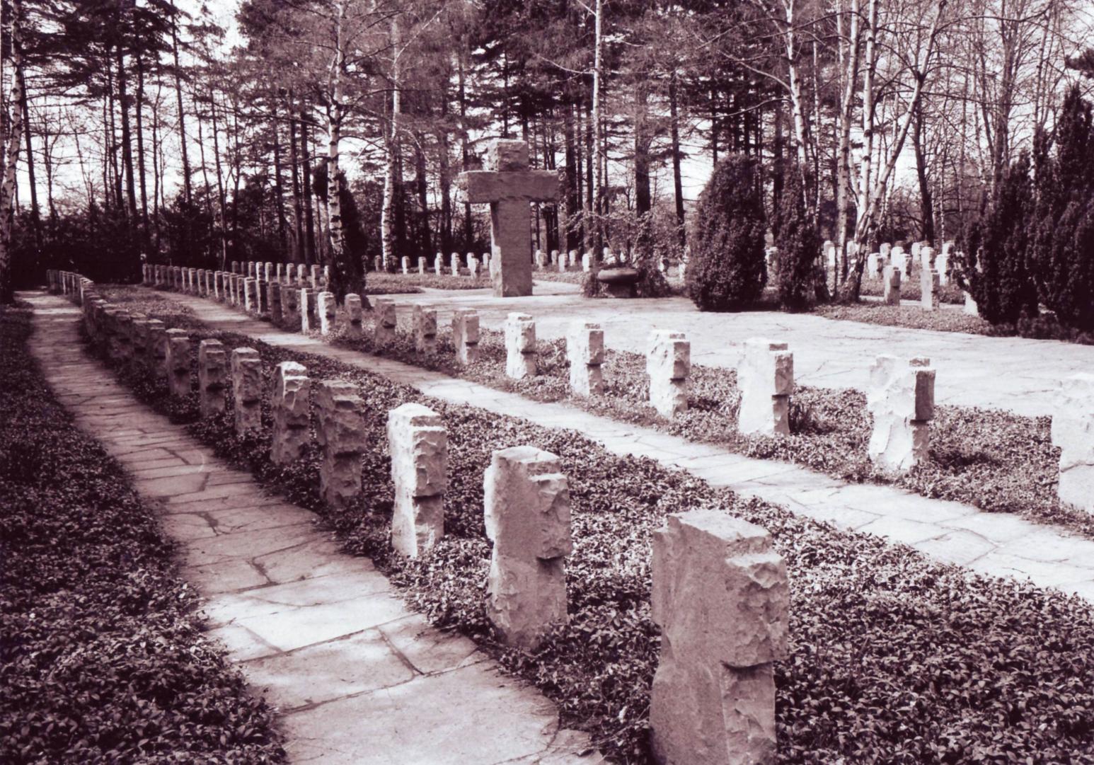 Steinfeld Soldatenfriedhof HJK Helmut Kirfel (c) Helmut Kirfel